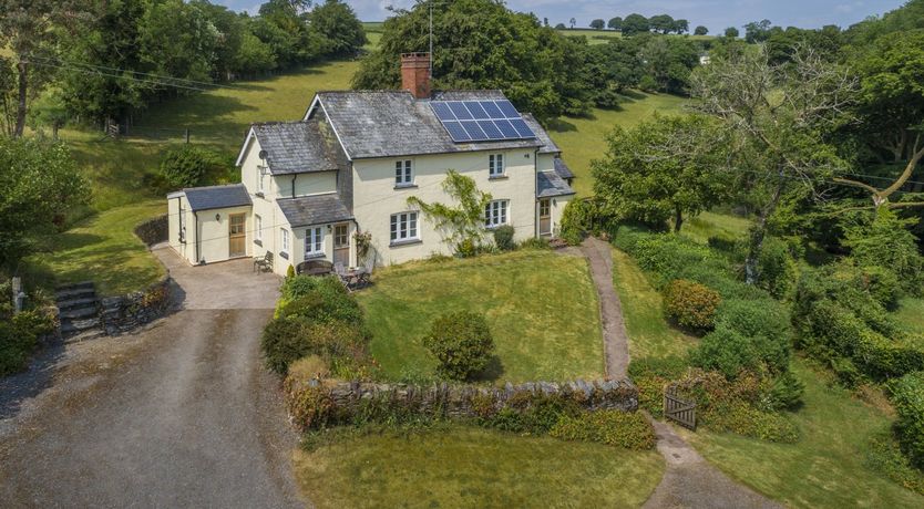 Photo of Two Lower Spire Cottage, Liscombe