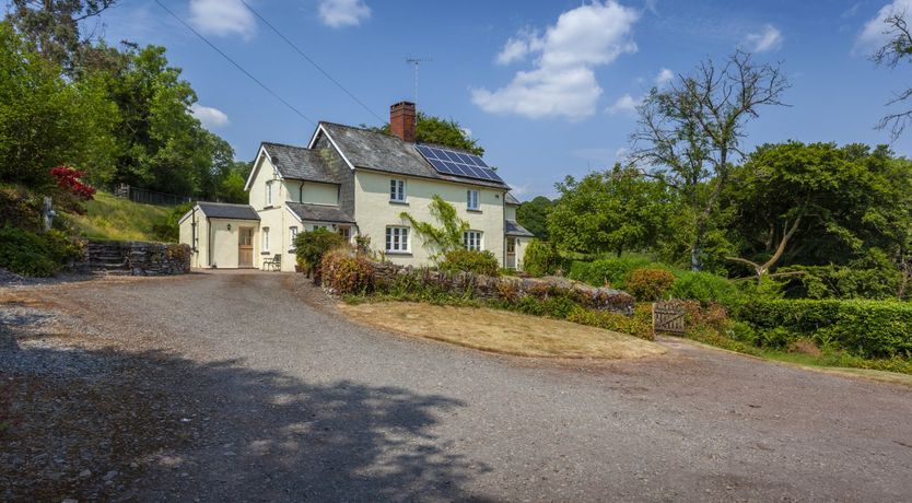 Photo of Two Lower Spire Cottage, Liscombe
