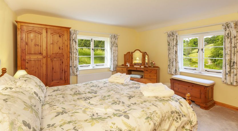 Photo of Two Lower Spire Cottage, Liscombe