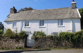 Photo of old-church-house-brayford