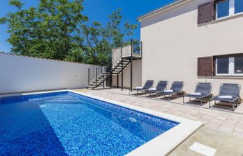 Teza Holiday Home