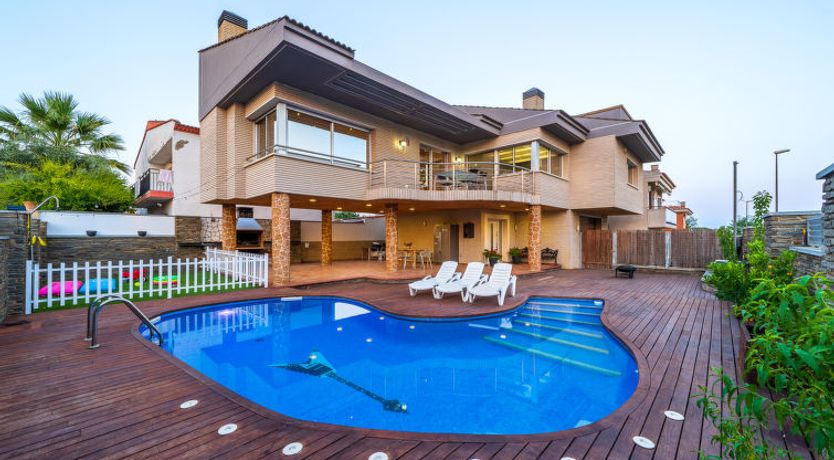 Photo of Villa Luxury Rock Tirri