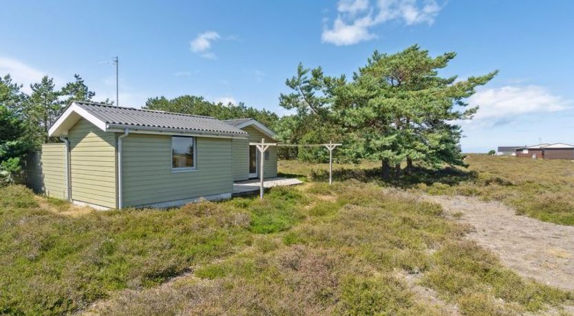 Photo of "Alwine" - 250m from the sea