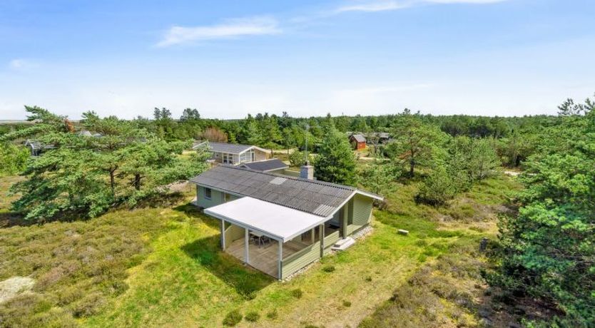 Photo of "Alwine" - 250m from the sea