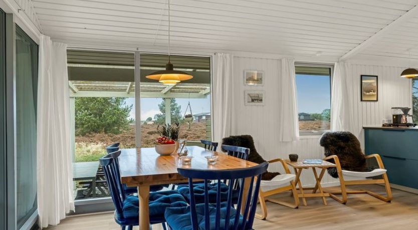 Photo of "Alwine" - 250m from the sea