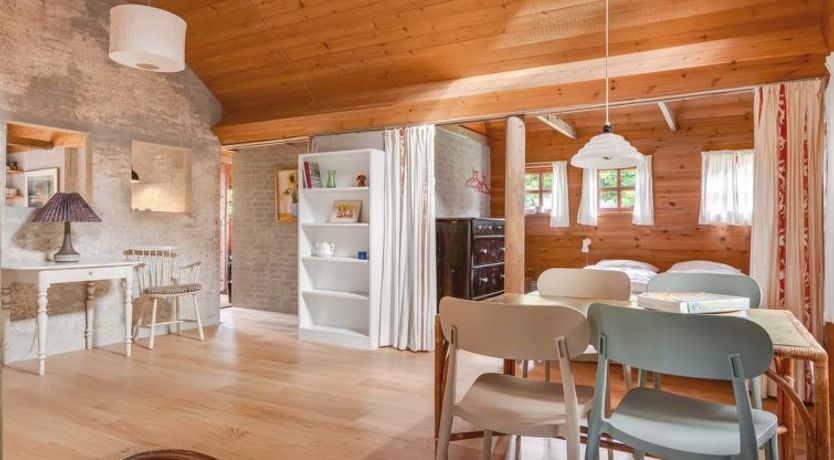 Photo of "Henke" - 100m from the sea