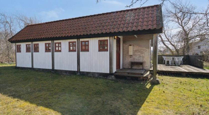 Photo of "Henke" - 100m from the sea