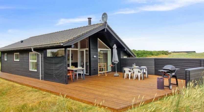 Photo of "Alma" - 500m from the sea