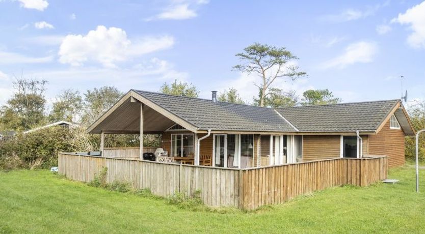 Photo of "Frieda" - 250m from the sea