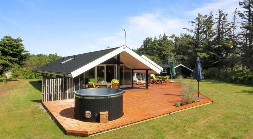 Photo of "Alban" - 700m from the sea