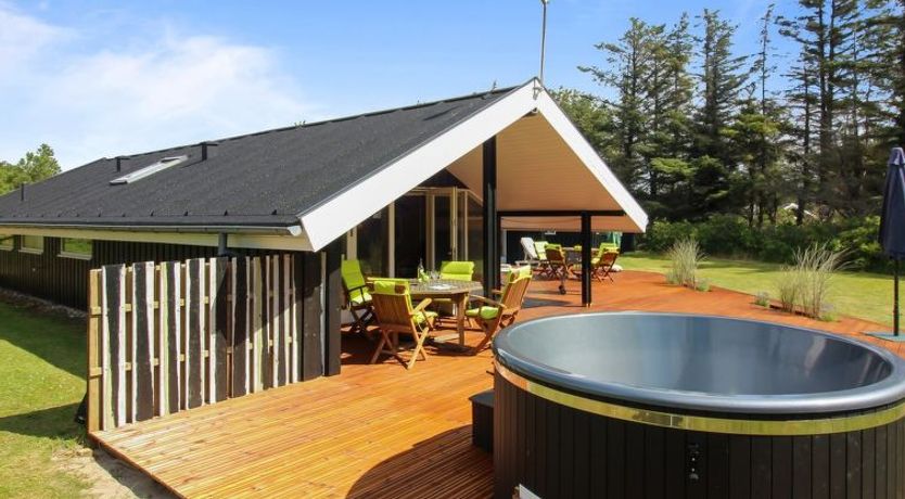 Photo of "Alban" - 700m from the sea