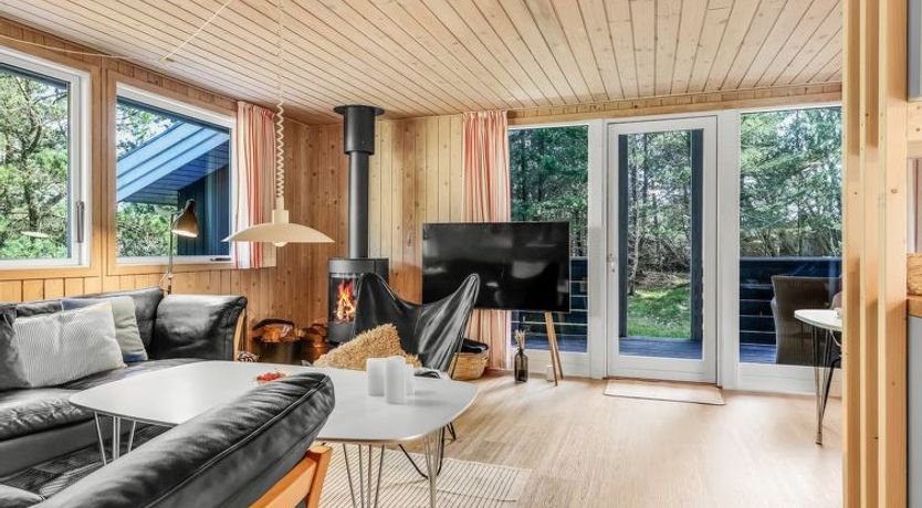 Photo of "Eriksine" - 1.9km from the sea