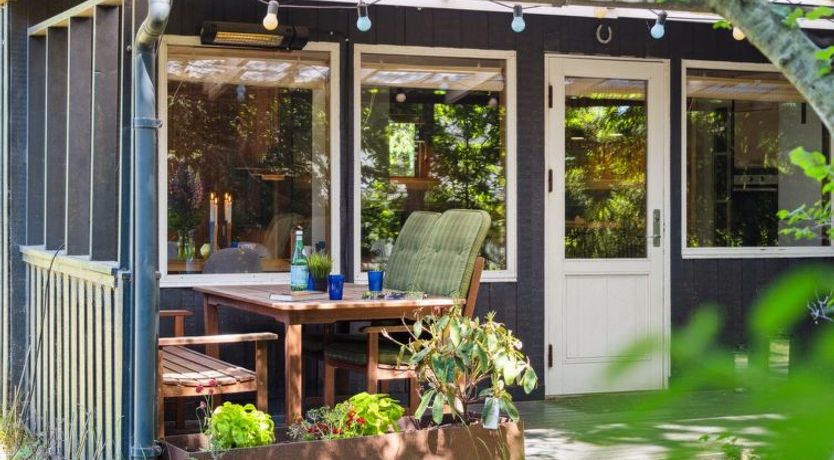 Photo of "Anya" - 600m from the sea