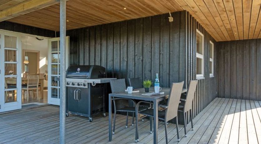 Photo of "Elmo" - 800m from the sea