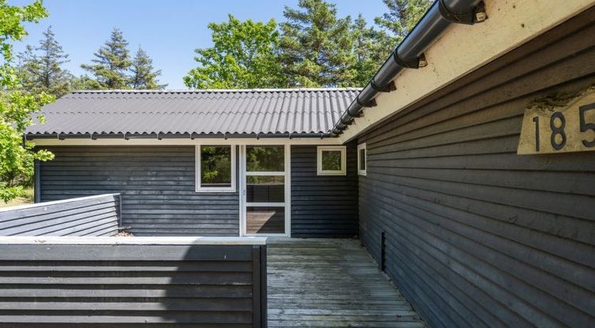 Photo of "Aneline" - 700m from the sea