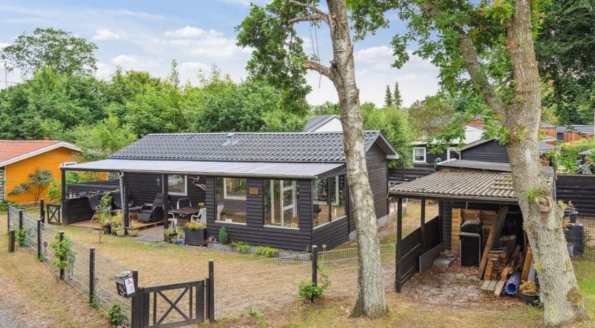 Photo of "Tjarven" - 300m from the sea