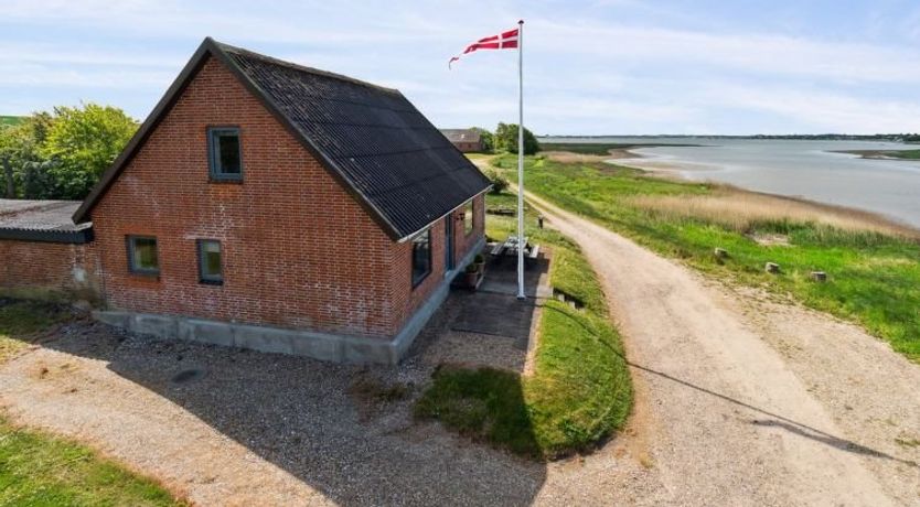 Photo of "Swaantje" - 150m to the inlet