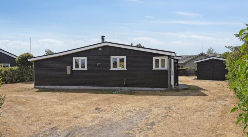 Photo of "Sari" - 250m from the sea