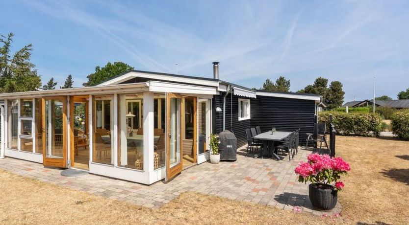 Photo of "Sari" - 250m from the sea