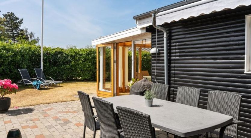 Photo of "Sari" - 250m from the sea