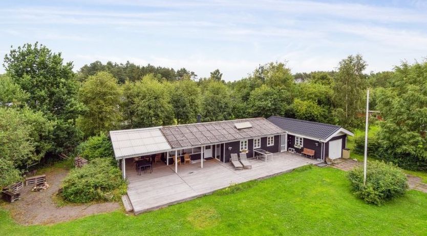 Photo of "Gunlög" - 1.3km from the sea