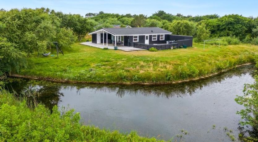 Photo of "Bentine" - 400m from the sea