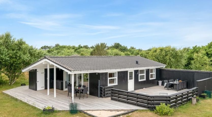 Photo of "Bentine" - 400m from the sea