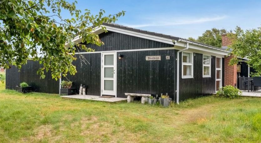 Photo of "Bentine" - 400m from the sea