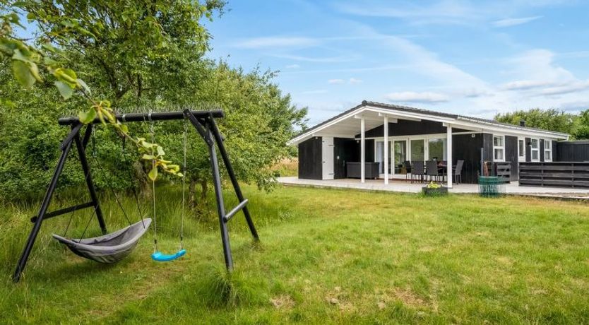 Photo of "Bentine" - 400m from the sea