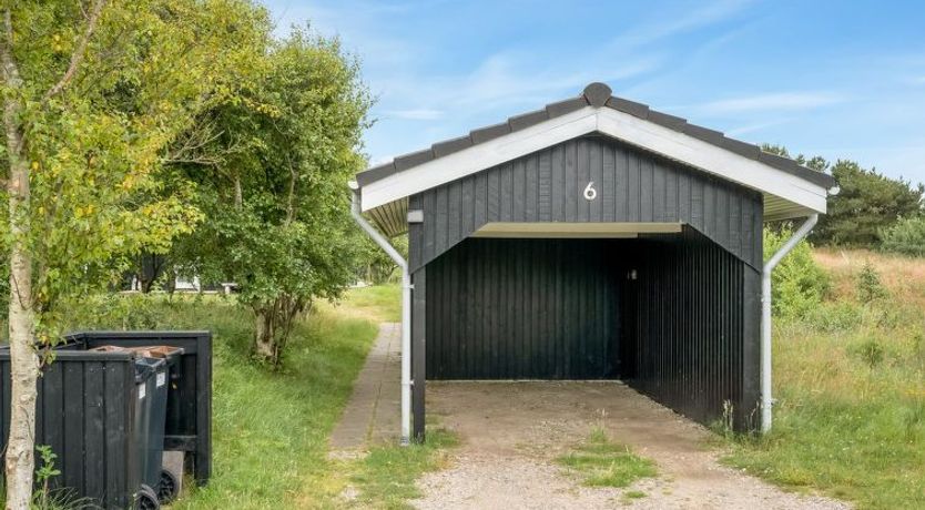 Photo of "Bentine" - 400m from the sea