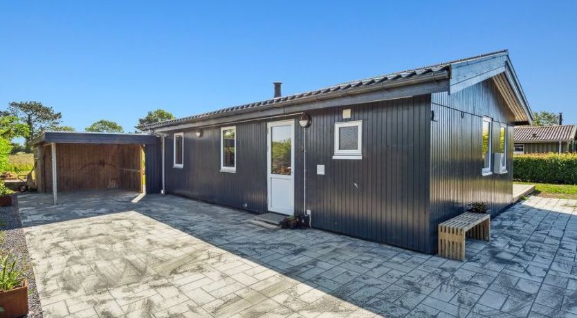 Photo of "Tabithe" - 500m from the sea