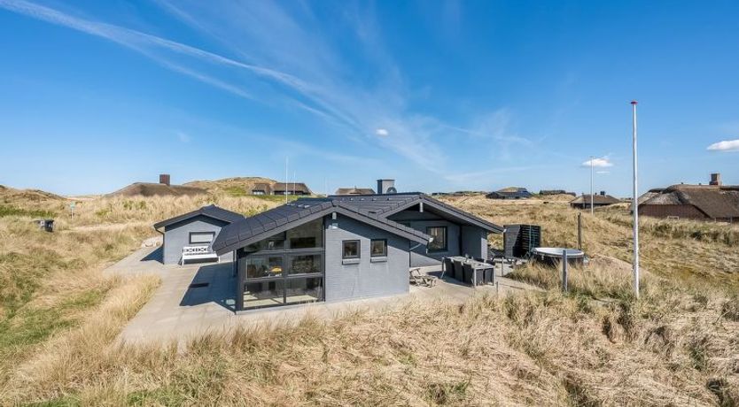 Photo of "Walther" - 300m from the sea