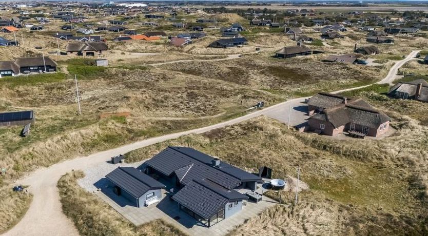 Photo of "Walther" - 300m from the sea