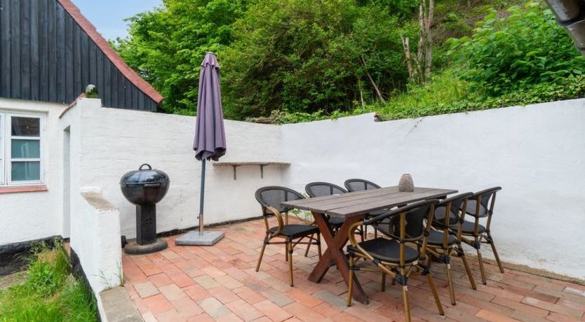 Photo of "Scarlet" - 5m from the sea