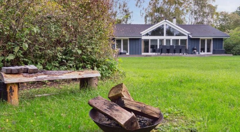 Photo of "Josina" - 675m from the sea