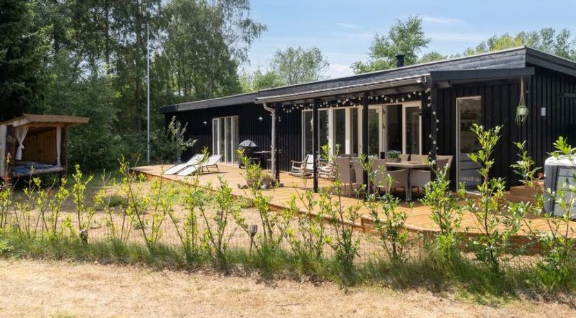 Photo of "Thorlak" - 860m from the sea