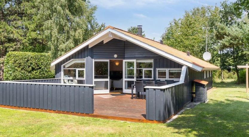 Photo of "Dorti" - 725m from the sea