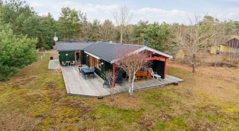 Photo of "Nada" - 200m from the sea