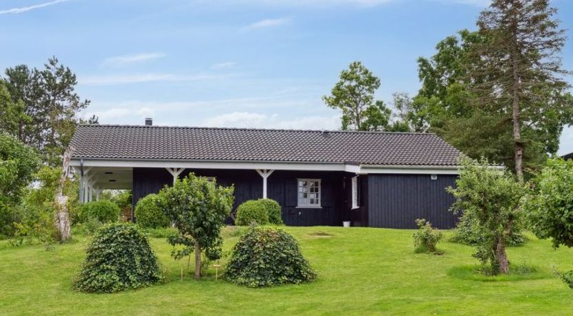 Photo of "Lazorka" - 200m from the sea