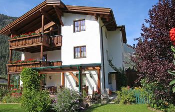 Rätia II Apartment 4 Holiday Home