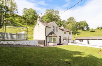 Pyllau Farm Holiday Cottage