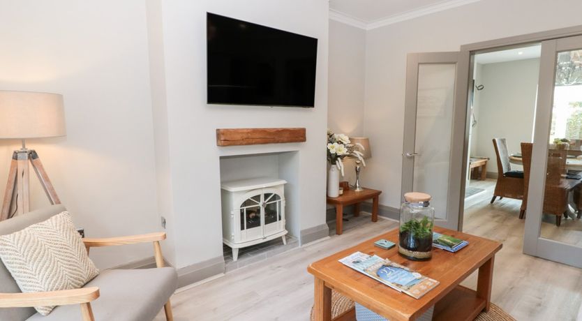 Photo of 41 Chatsworth Gardens