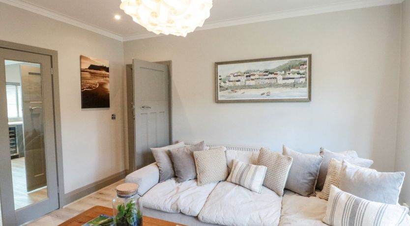 Photo of 41 Chatsworth Gardens