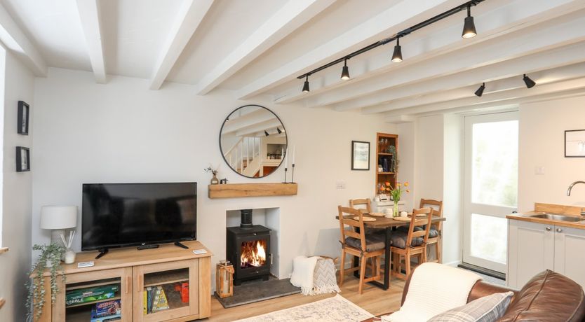 Photo of Bwthyn Lili (Lily Cottage)