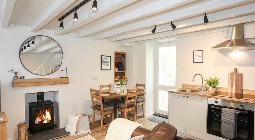 Photo of Bwthyn Lili (Lily Cottage)