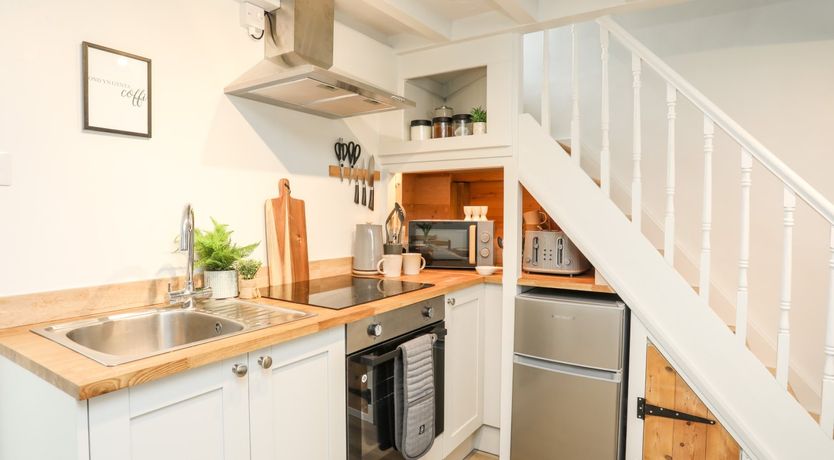 Photo of Bwthyn Lili (Lily Cottage)