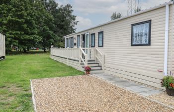 Stanley's Lodge, Foxburrow Hang Holiday Cottage