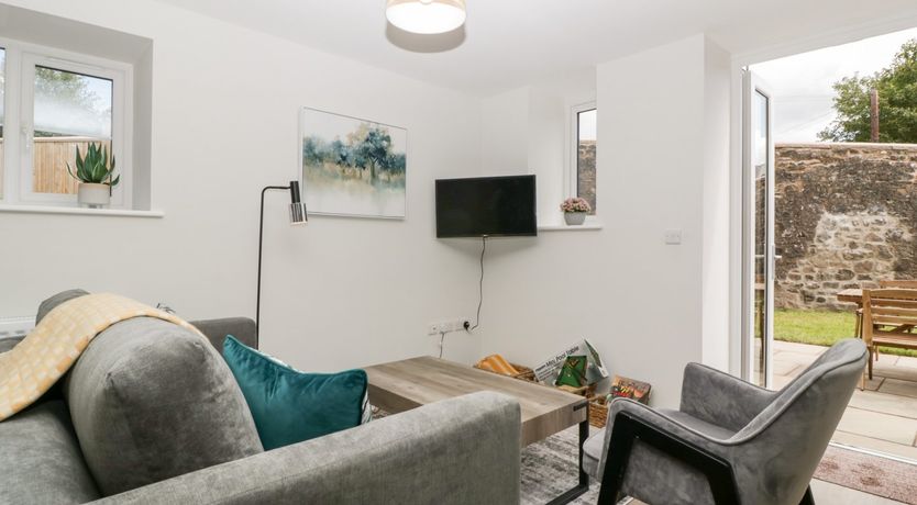 Photo of 2 The Old School