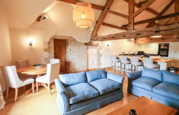 Tithe Barn Holiday Cottage