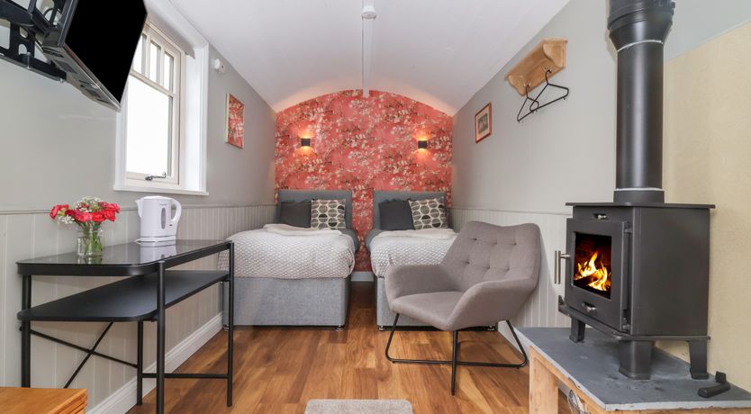 Photo of Stormont Hut